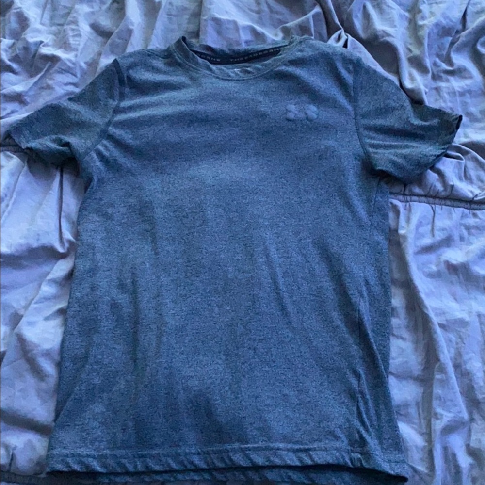 Grey Boys Underarmour t-shirt
